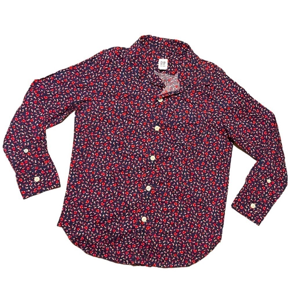 Gap long sleeve button down Christmas Size Small